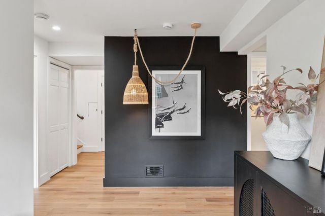 27 Sierra Ave, San Anselmo, CA 94960