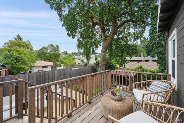 27 Sierra Ave, San Anselmo, CA 94960