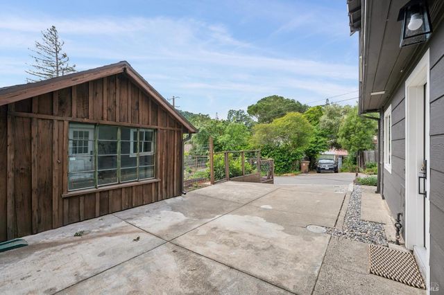 27 Sierra Ave, San Anselmo, CA 94960