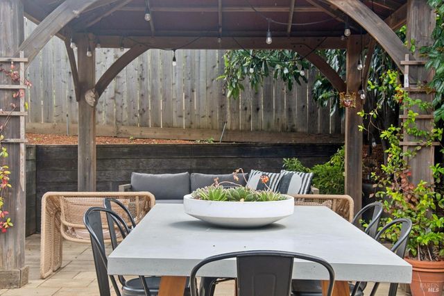 27 Sierra Ave, San Anselmo, CA 94960