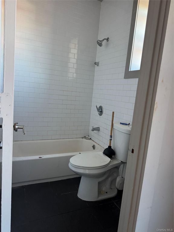 9602 Northern Blvd, Corona, NY 11356