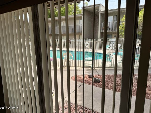 1816 W TUCKEY Lane 9, Phoenix, AZ 85015