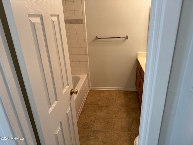 1816 W TUCKEY Lane 9, Phoenix, AZ 85015