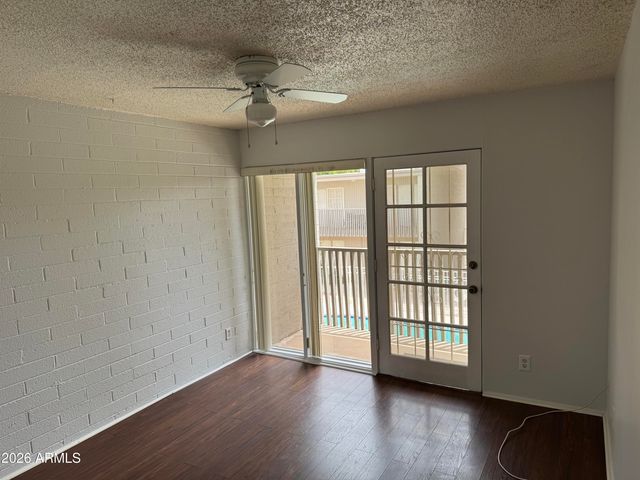 1816 W TUCKEY Lane 9, Phoenix, AZ 85015