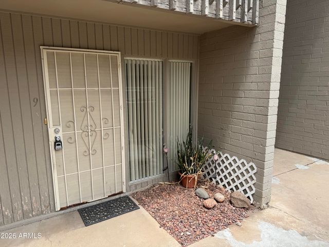 1816 W TUCKEY Lane 9, Phoenix, AZ 85015