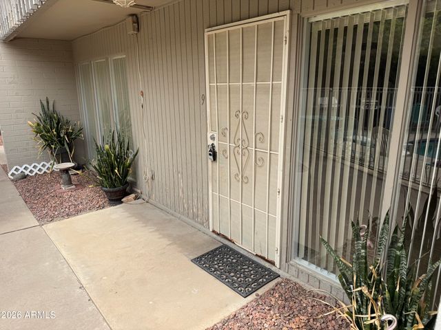 1816 W TUCKEY Lane 9, Phoenix, AZ 85015
