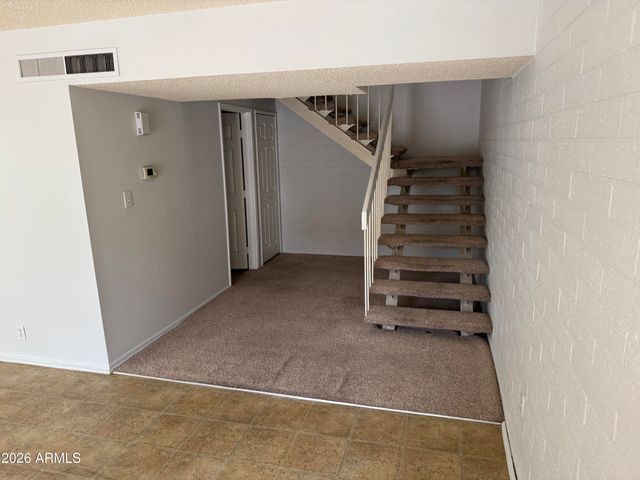 1816 W TUCKEY Lane 9, Phoenix, AZ 85015