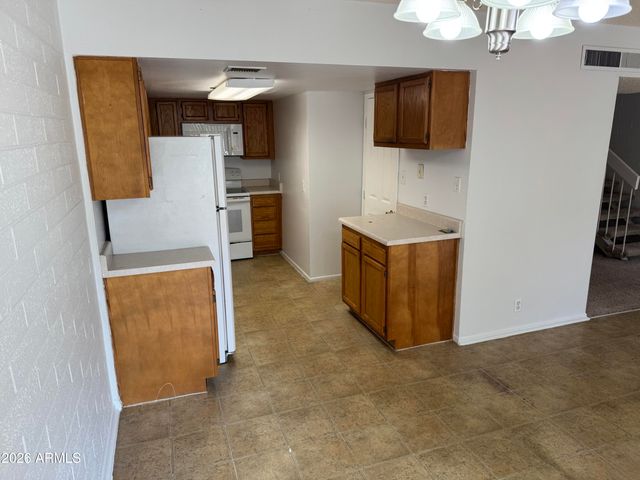 1816 W TUCKEY Lane 9, Phoenix, AZ 85015