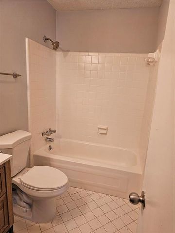 2068 Oak Park Lane, Decatur, GA 30032