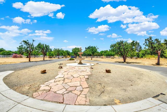 7630 Acacia Ln, Vacaville, CA 95688