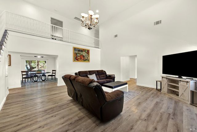 7630 Acacia Ln, Vacaville, CA 95688