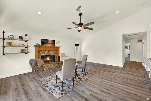 7630 Acacia Ln, Vacaville, CA 95688