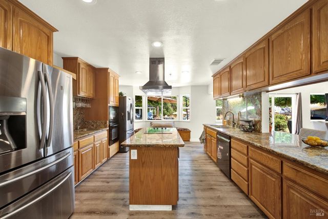 7630 Acacia Ln, Vacaville, CA 95688
