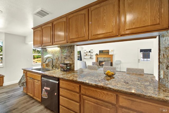 7630 Acacia Ln, Vacaville, CA 95688