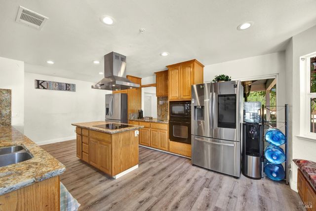 7630 Acacia Ln, Vacaville, CA 95688