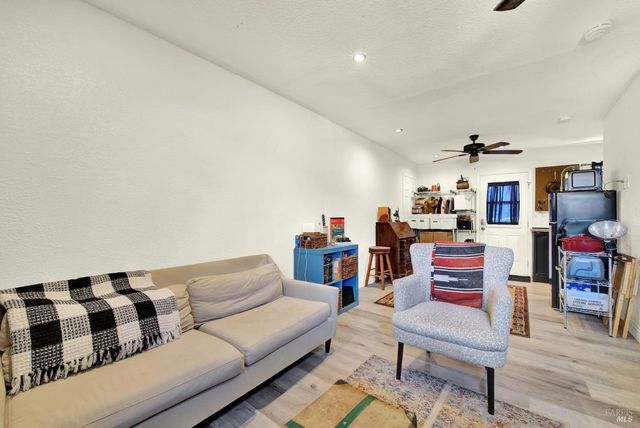 7630 Acacia Ln, Vacaville, CA 95688