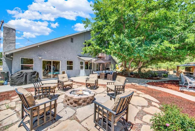 7630 Acacia Ln, Vacaville, CA 95688