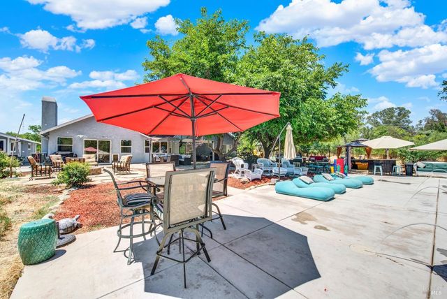 7630 Acacia Ln, Vacaville, CA 95688