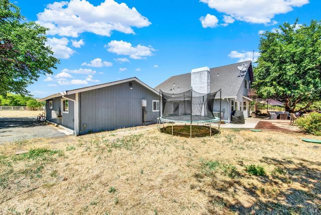 7630 Acacia Ln, Vacaville, CA 95688