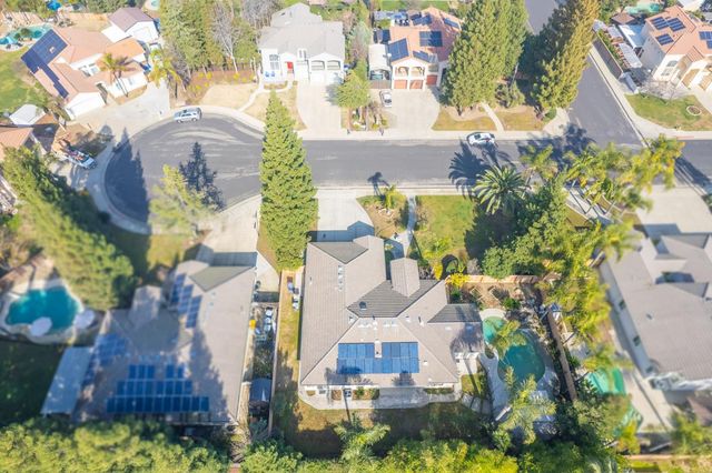 2480 Alamos Avenue, Clovis, CA 93611