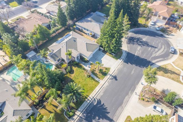 2480 Alamos Avenue, Clovis, CA 93611