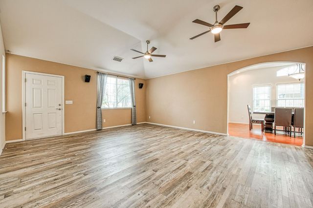 2480 Alamos Avenue, Clovis, CA 93611