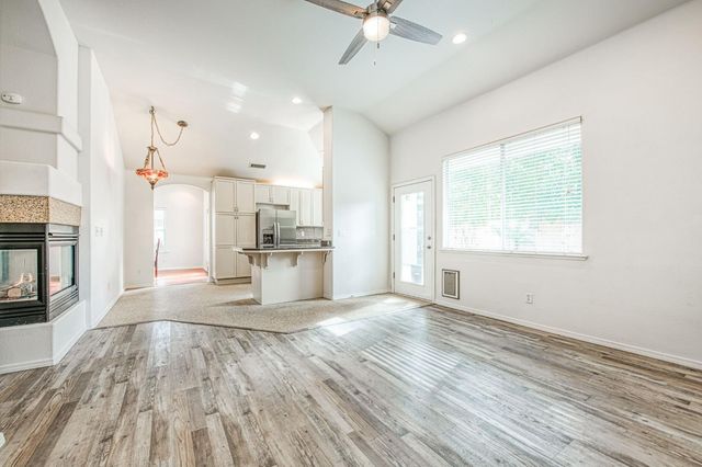 2480 Alamos Avenue, Clovis, CA 93611