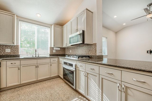 2480 Alamos Avenue, Clovis, CA 93611