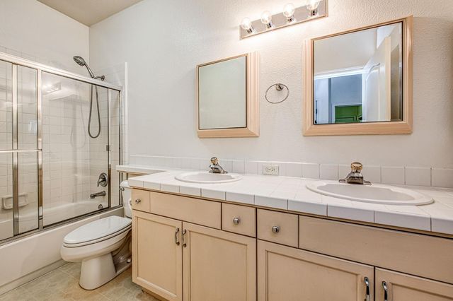 2480 Alamos Avenue, Clovis, CA 93611