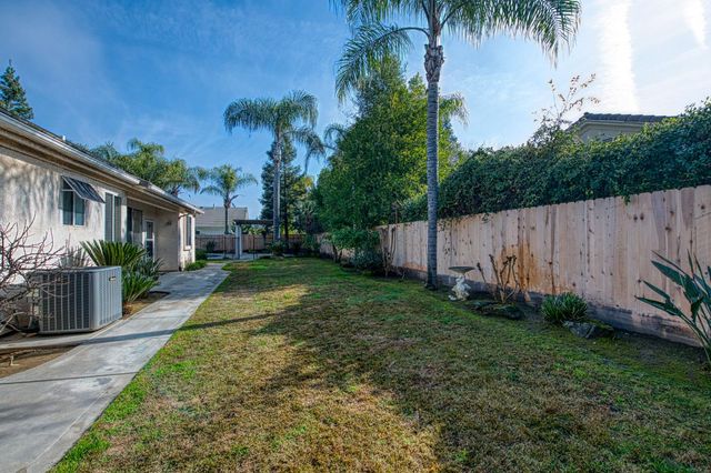 2480 Alamos Avenue, Clovis, CA 93611