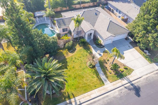 2480 Alamos Avenue, Clovis, CA 93611