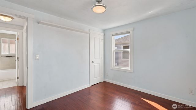 470 Grandey Way NE, Renton, WA 98056