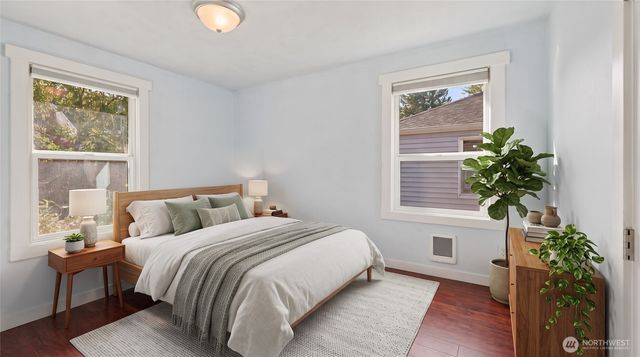 470 Grandey Way NE, Renton, WA 98056