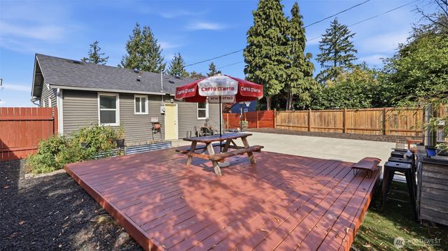 470 Grandey Way NE, Renton, WA 98056