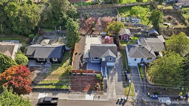 470 Grandey Way NE, Renton, WA 98056
