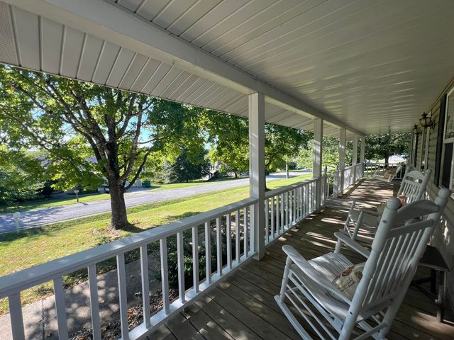 1014 Sassafras Street, Willow Springs, MO 65793