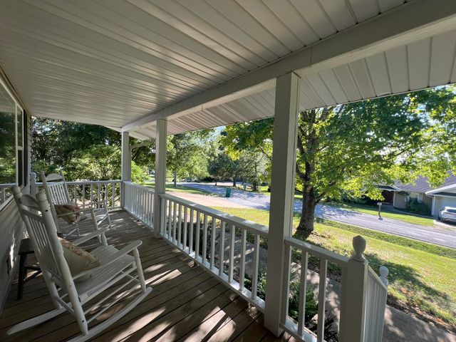 1014 Sassafras Street, Willow Springs, MO 65793