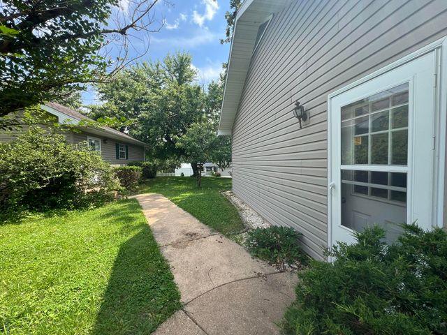 1014 Sassafras Street, Willow Springs, MO 65793