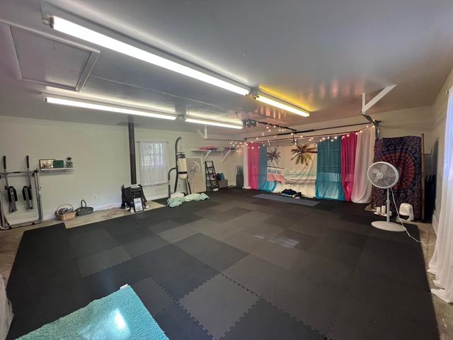 1014 Sassafras Street, Willow Springs, MO 65793