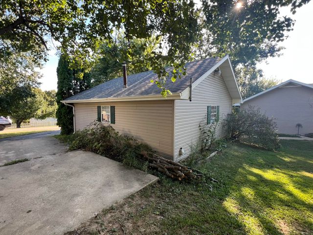 1014 Sassafras Street, Willow Springs, MO 65793