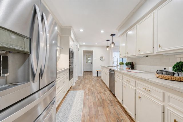 407 Barkers Landing Court, Houston, TX 77079