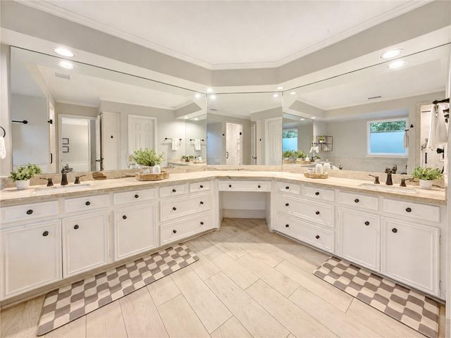 407 Barkers Landing Court, Houston, TX 77079