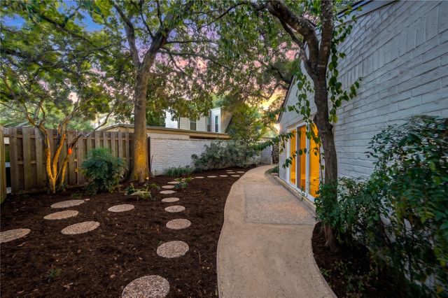 407 Barkers Landing Court, Houston, TX 77079