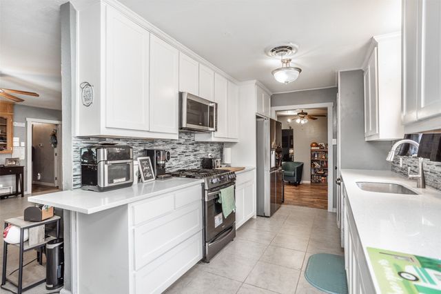 1907 Bridle Lane, Gainesville, TX 76240