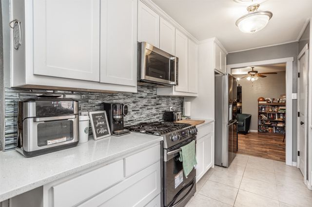 1907 Bridle Lane, Gainesville, TX 76240