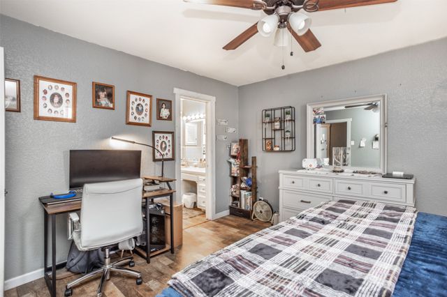 1907 Bridle Lane, Gainesville, TX 76240