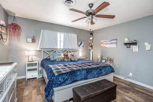 1907 Bridle Lane, Gainesville, TX 76240