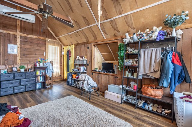 1907 Bridle Lane, Gainesville, TX 76240