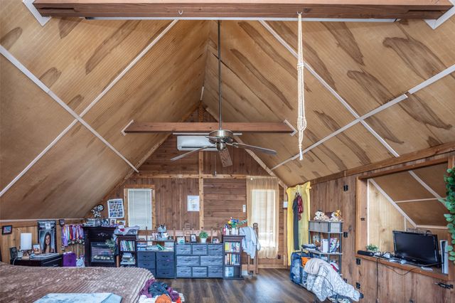 1907 Bridle Lane, Gainesville, TX 76240