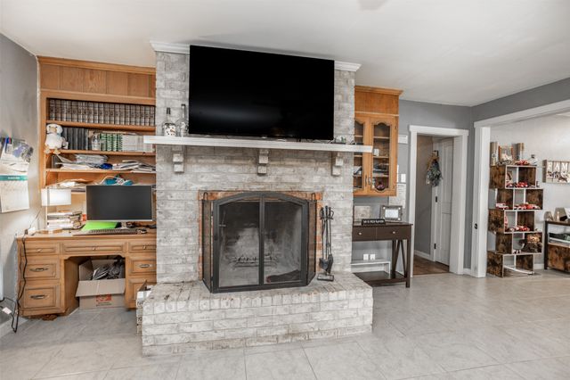 1907 Bridle Lane, Gainesville, TX 76240